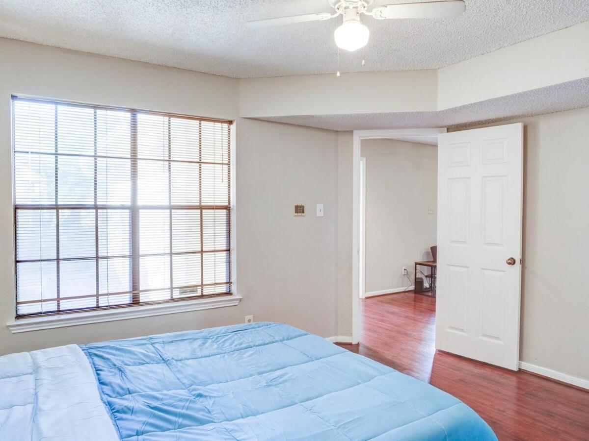 Lovely 2 Bedroom, 1 Bath Condo With Pools And Gym. Houston Kültér fotó