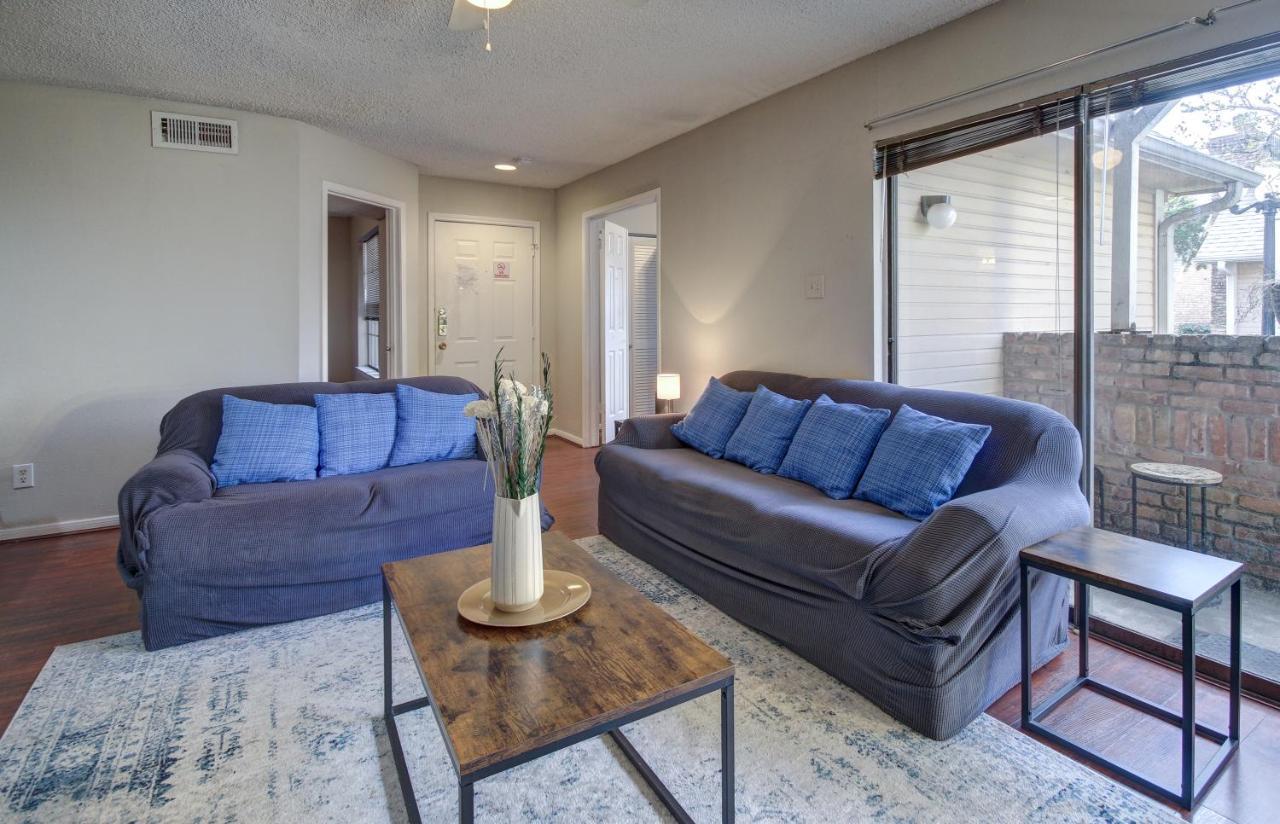 Lovely 2 Bedroom, 1 Bath Condo With Pools And Gym. Houston Kültér fotó