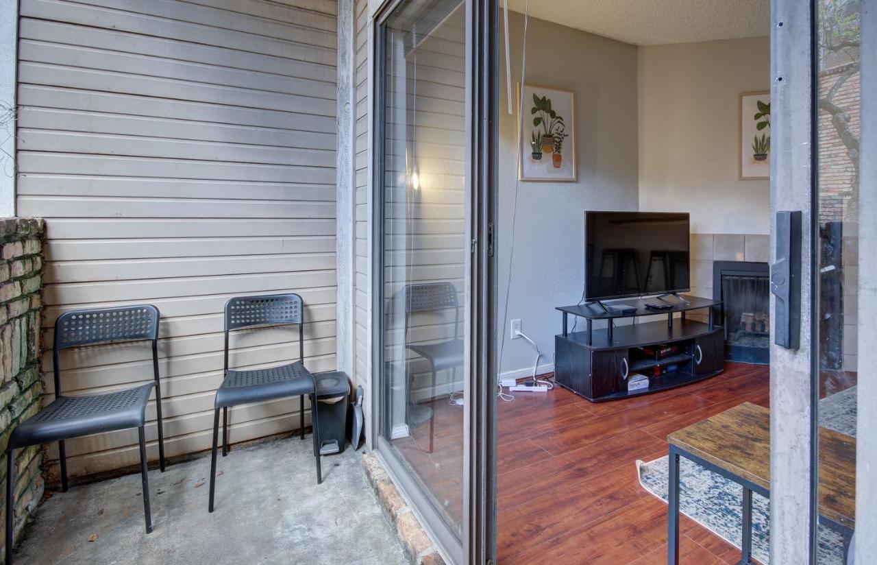 Lovely 2 Bedroom, 1 Bath Condo With Pools And Gym. Houston Kültér fotó