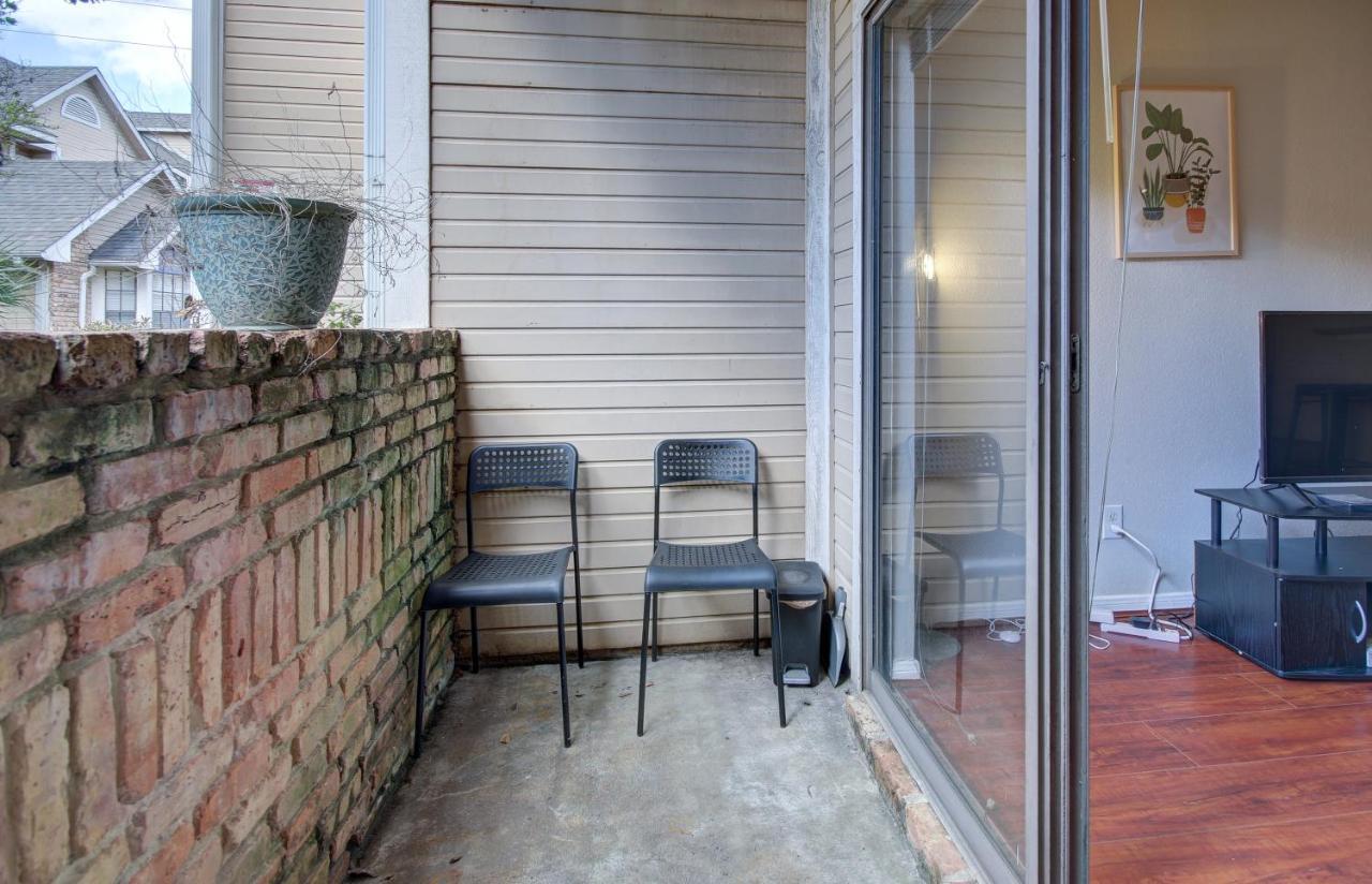 Lovely 2 Bedroom, 1 Bath Condo With Pools And Gym. Houston Kültér fotó