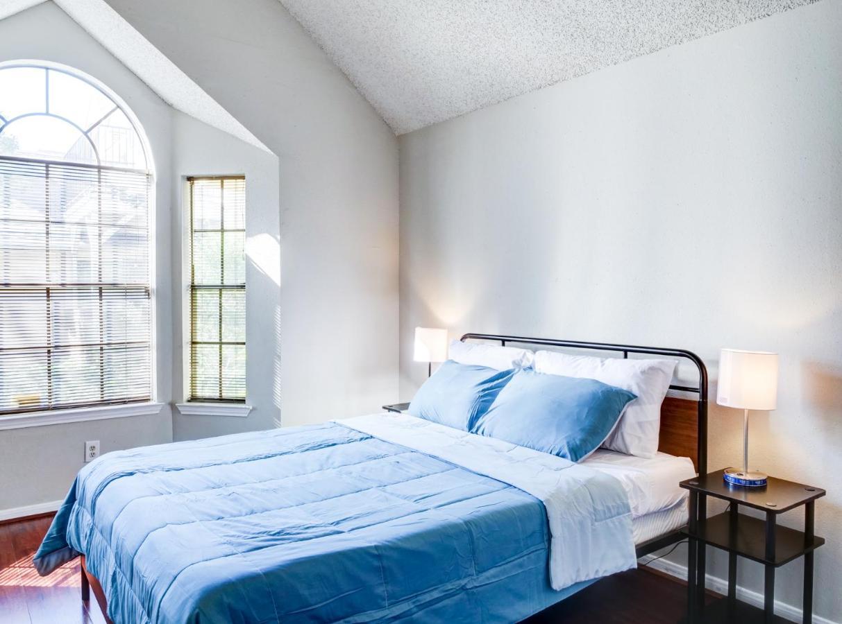 Lovely 2 Bedroom, 1 Bath Condo With Pools And Gym. Houston Kültér fotó