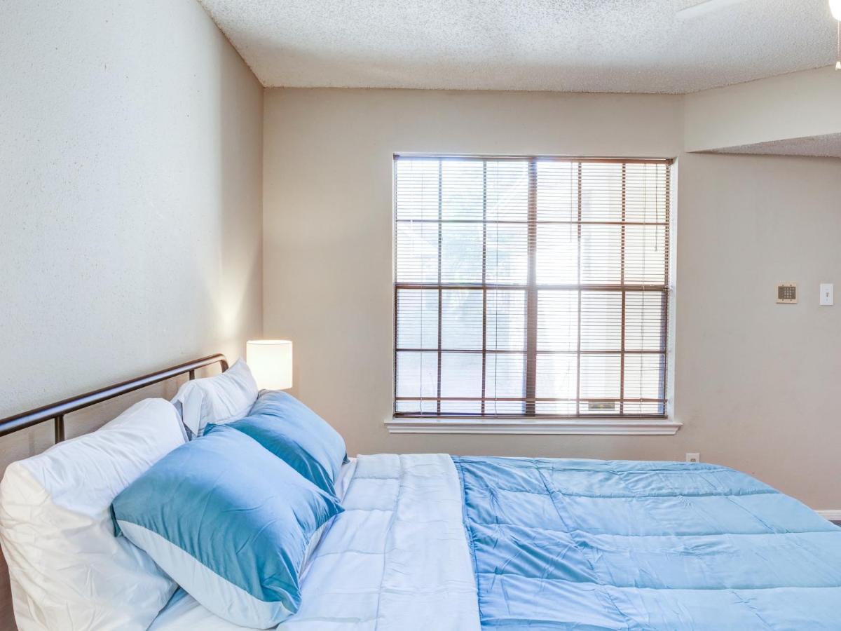Lovely 2 Bedroom, 1 Bath Condo With Pools And Gym. Houston Kültér fotó